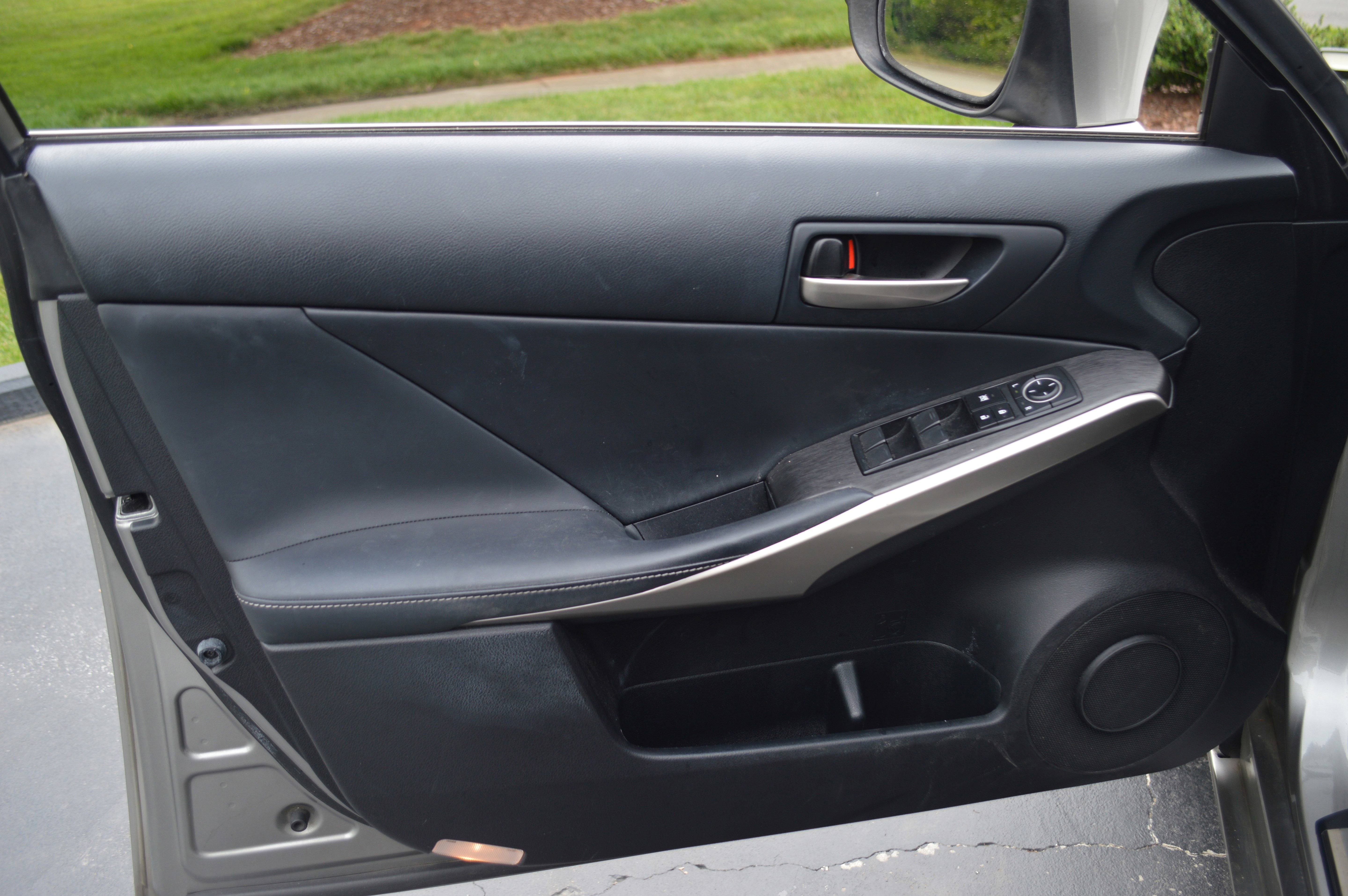 Used 2019 Lexus IS 300 F Sport w/ F Sport Package RWD image 13
