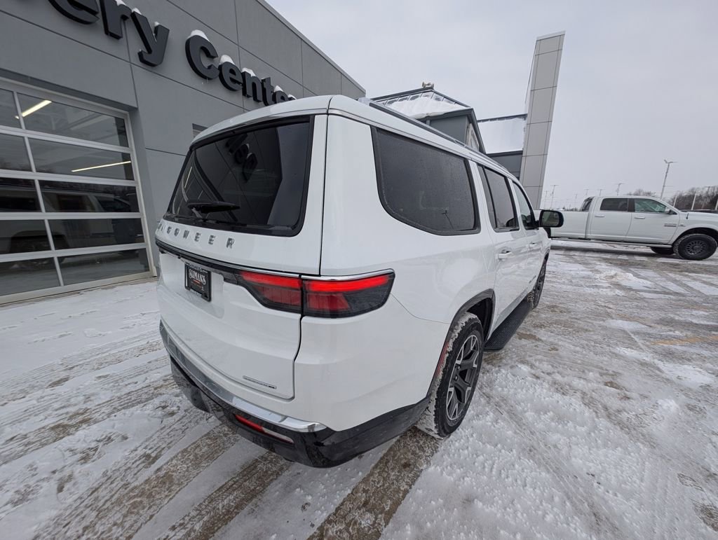 Used 2024 Jeep Wagoneer Series III image 5