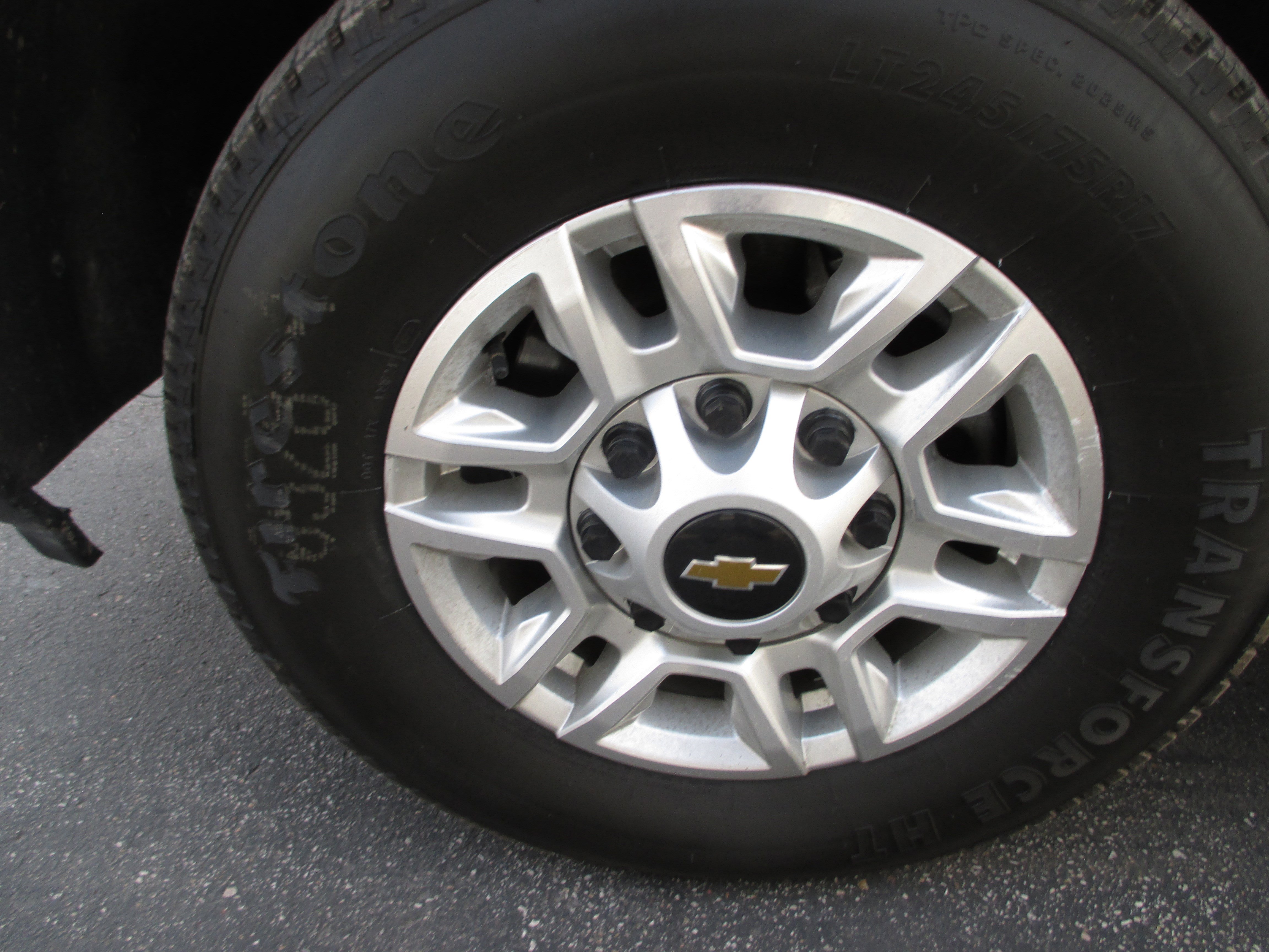 Used 2025 Chevrolet Silverado 2500 LT w/ Convenience Package image 8