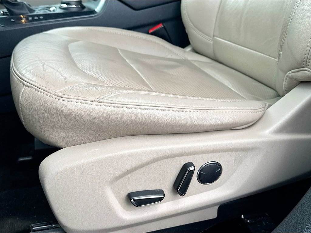 Used 2018 Ford Explorer Limited AWD/4WD image 19