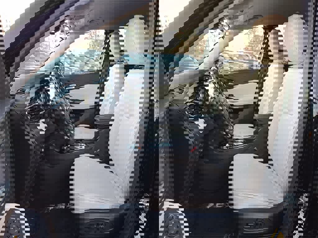 Used 2021 Buick Encore GX Select image 11