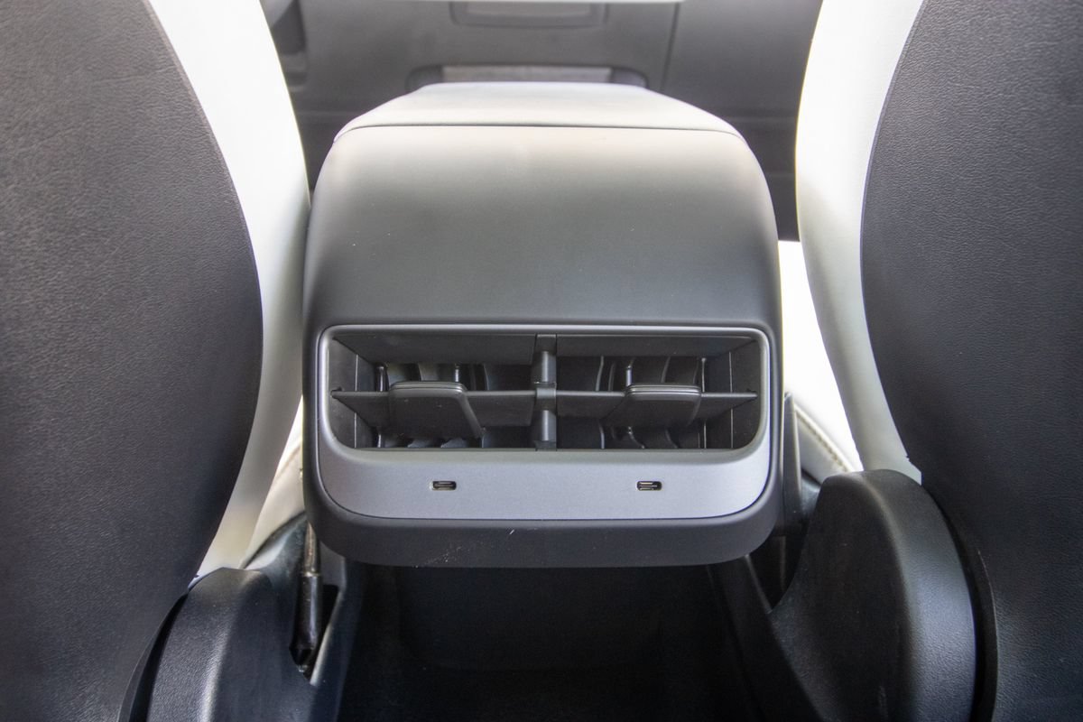 Used 2022 Tesla Model 3 Long Range AWD/4WD image 36