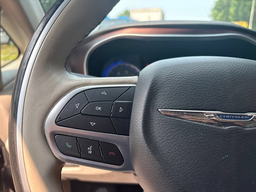 Used 2020 Chrysler Pacifica Limited FWD image 22