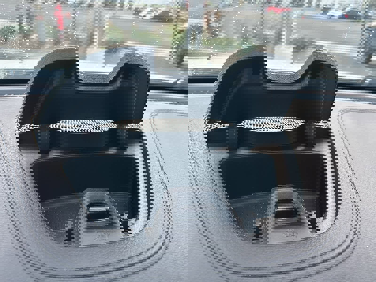 Used 2019 Jeep Cherokee Latitude Plus image 32