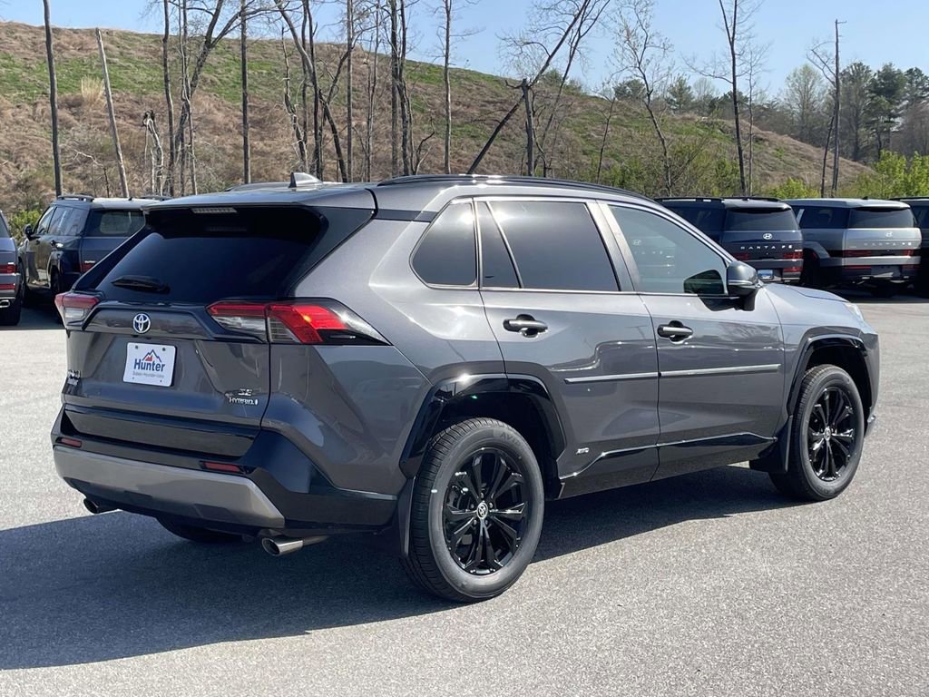 Used 2022 Toyota RAV4 SE image 27