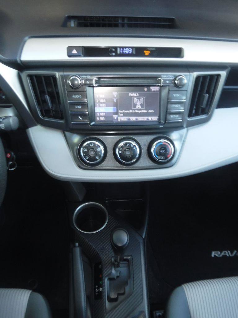 Used 2015 Toyota RAV4 LE FWD image 33