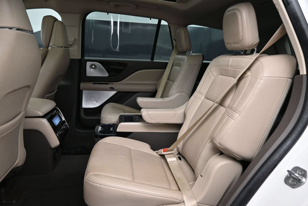 Used 2021 Lincoln Aviator Grand Touring w/ Equipment Group 302A AWD/4WD image 34