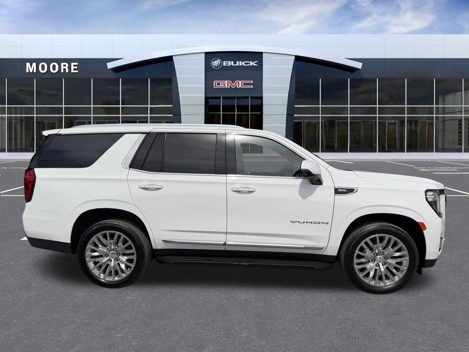 Used 2024 GMC Yukon SLT w/ SLT Luxury Package RWD image 2