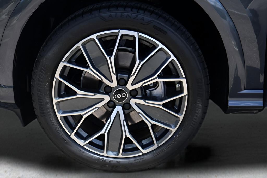 New 2025 Audi Q5 Premium Plus image 9