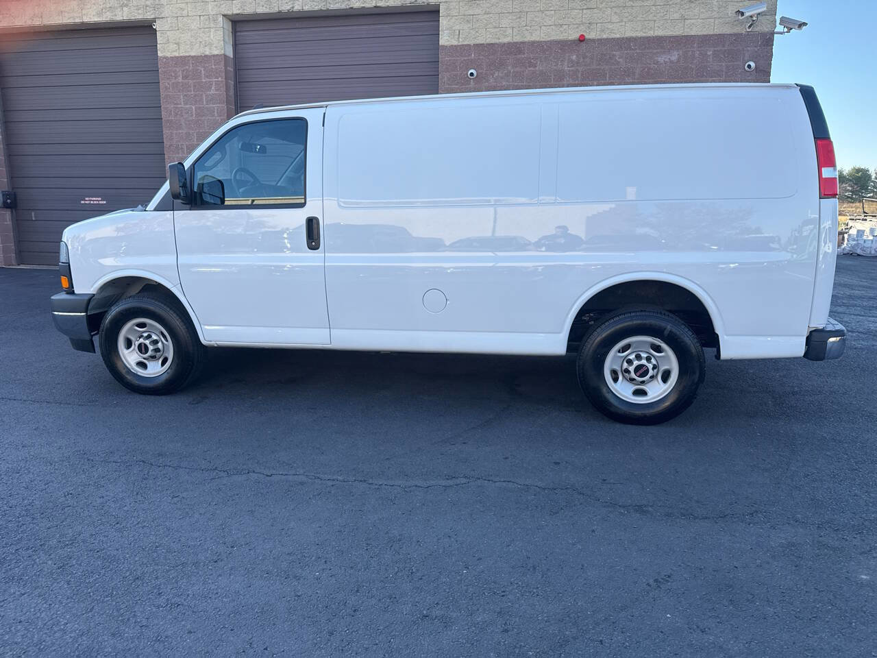 Used 2024 GMC Savana 2500 w/ Driver Convenience Package image 22