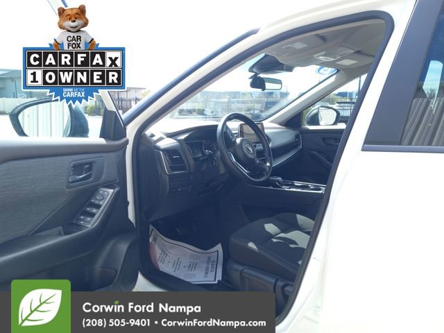 Used 2023 Nissan Rogue S image 9