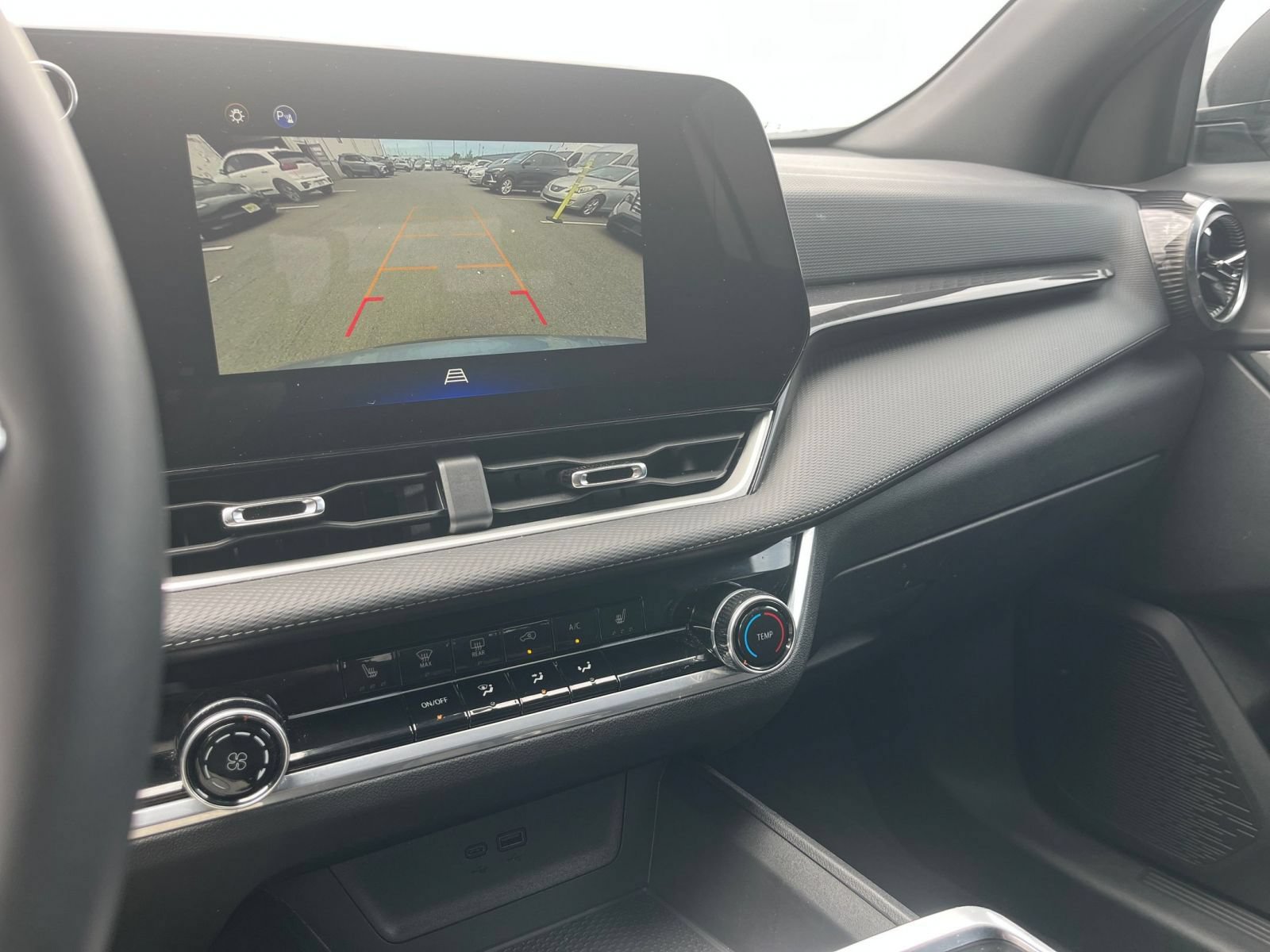 Used 2025 Chevrolet Equinox LT FWD image 20
