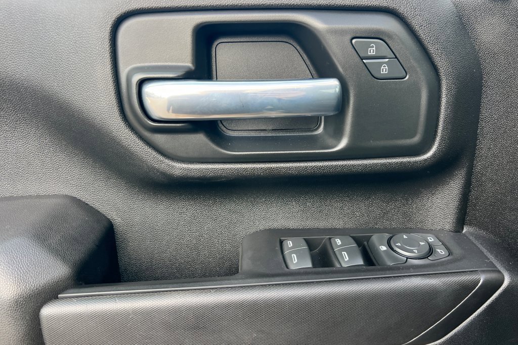 Used 2024 Chevrolet Silverado 2500 Custom w/ Custom Convenience Package image 8