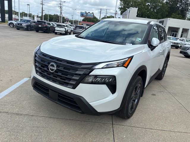 New 2026 Nissan Rogue SV FWD image 3