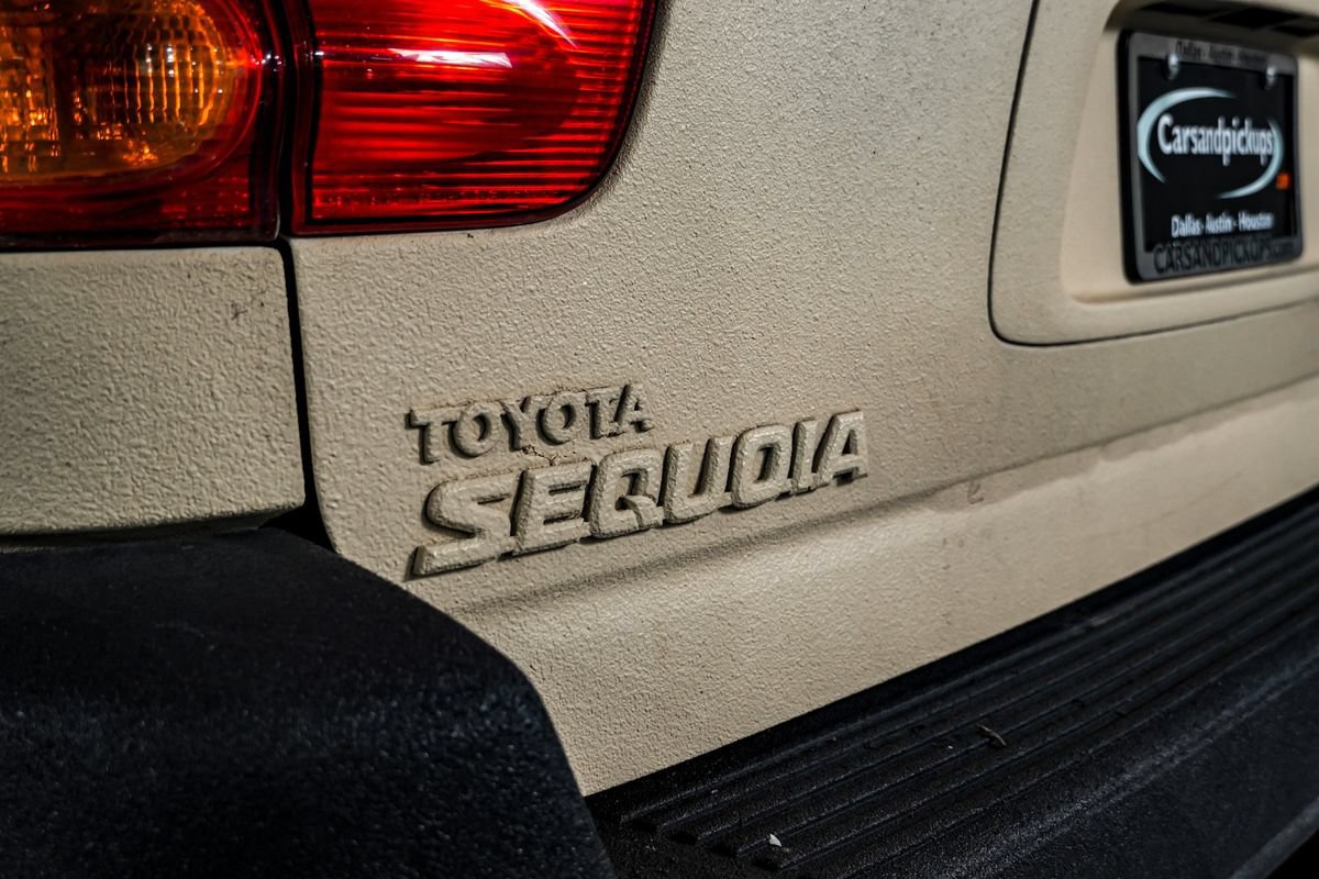 Used 2004 Toyota Sequoia SR5 w/ Convenience Pkg RWD image 43