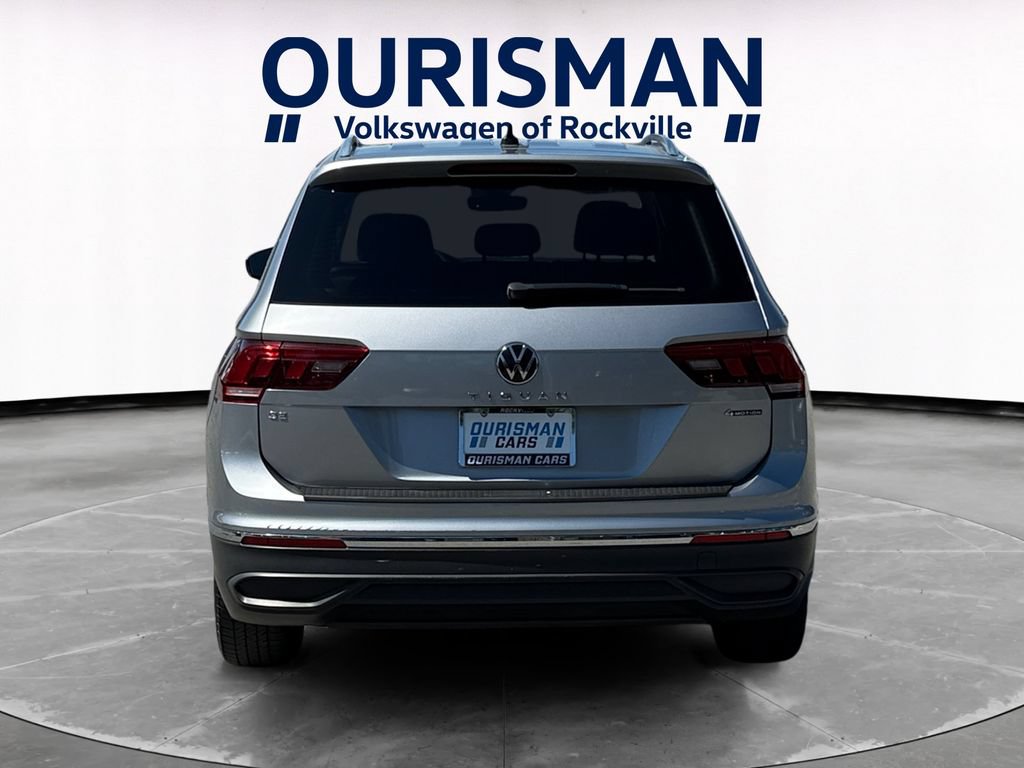Used 2022 Volkswagen Tiguan SE w/ Panoramic Sunroof Package AWD/4WD image 3