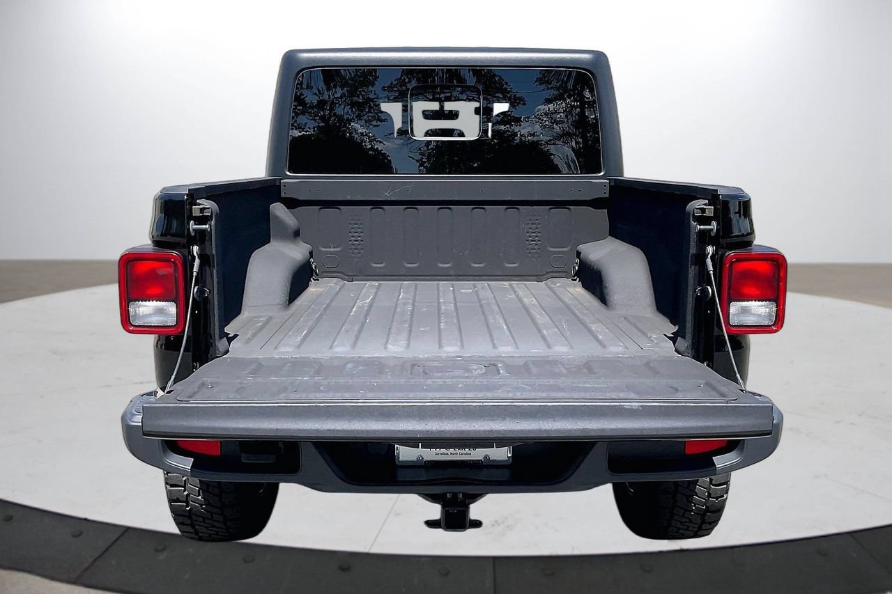 Used 2023 Jeep Gladiator Overland AWD/4WD image 25