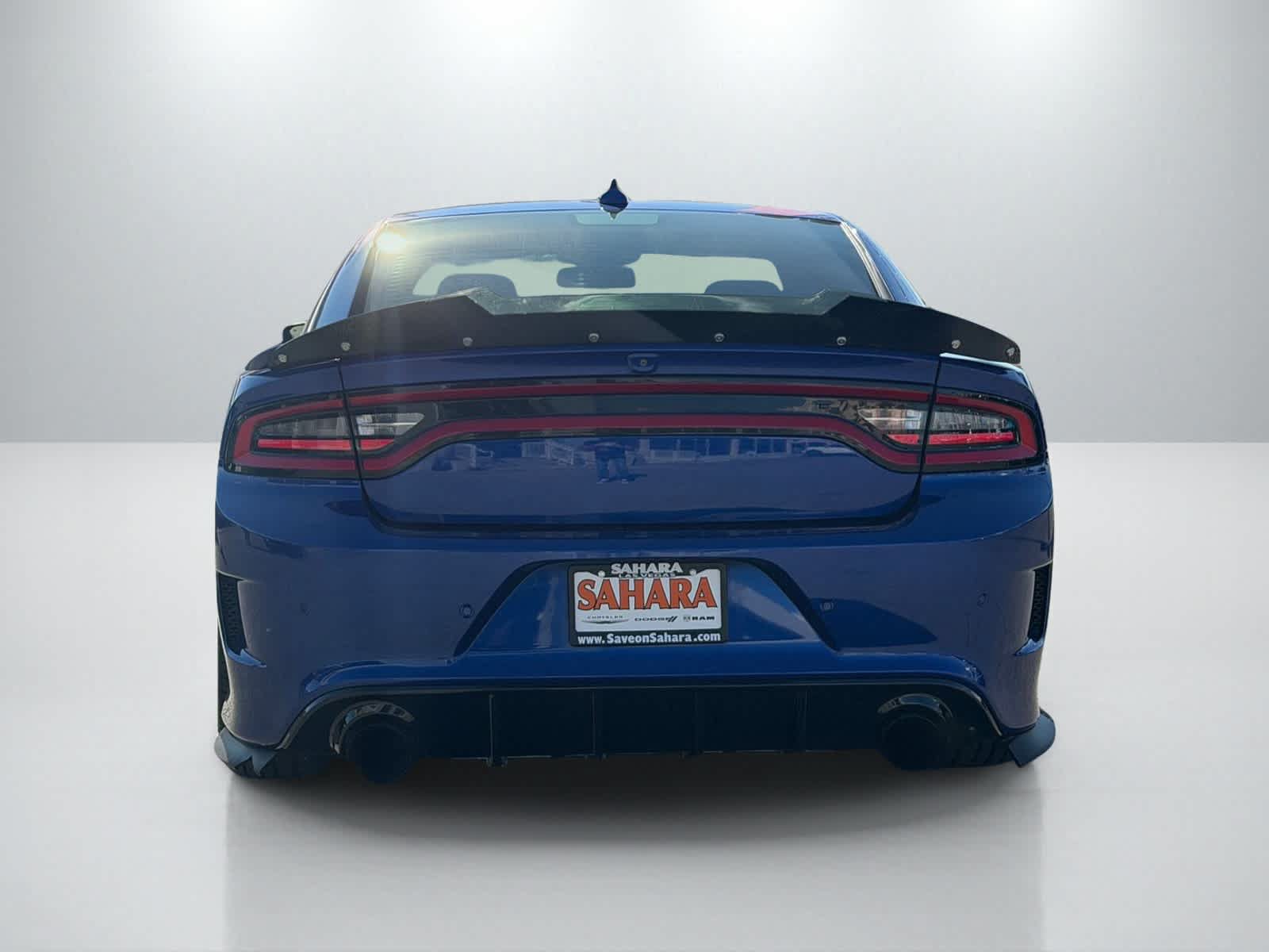 Used 2019 Dodge Charger SXT RWD image 5