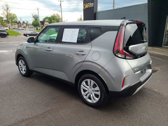 Used 2023 Kia Soul LX FWD image 9