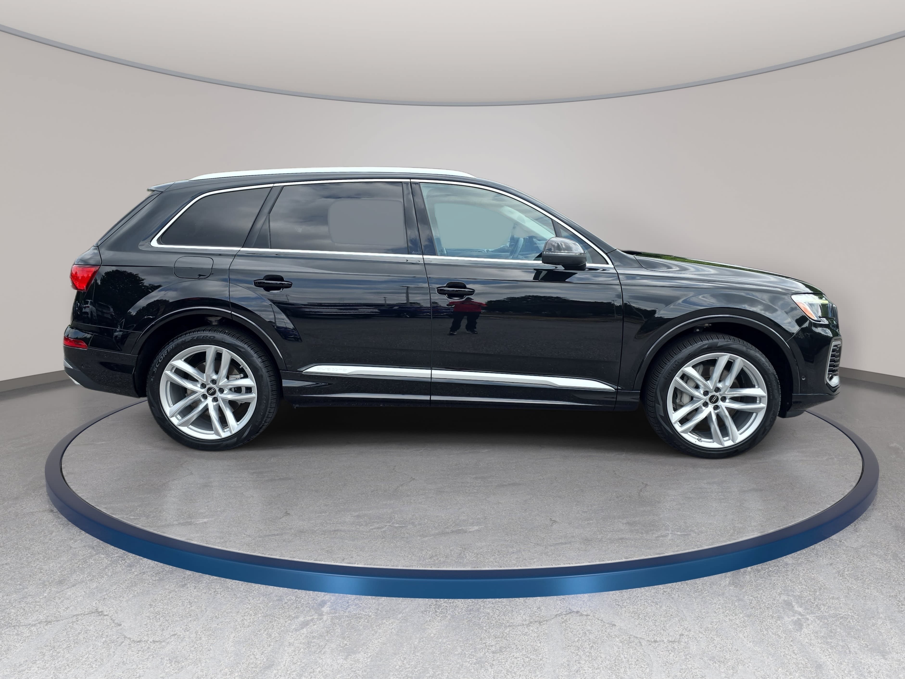 Used 2025 Audi Q7 3.0T Premium Plus AWD/4WD image 4