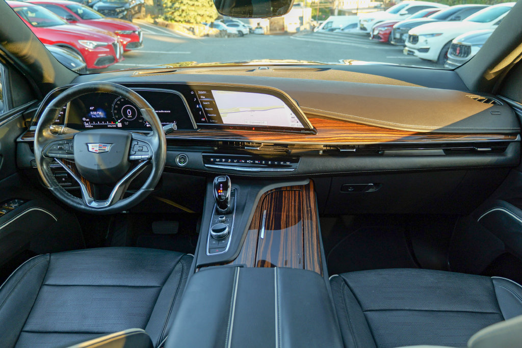 Used 2021 Cadillac Escalade ESV Premium Luxury w/ Driver Assist Tech Package AWD/4WD image 39