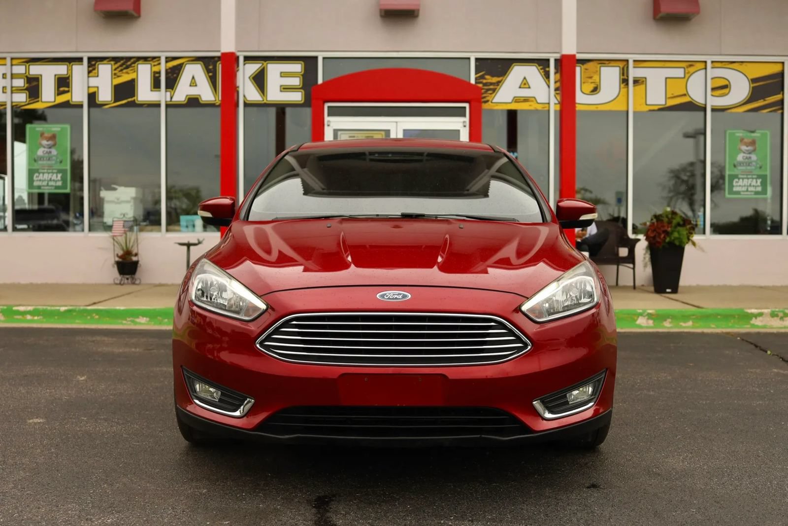 Used 2017 Ford Focus Titanium FWD image 2