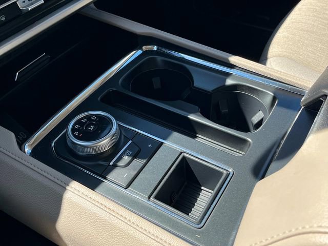 Used 2023 Ford Expedition XLT image 23