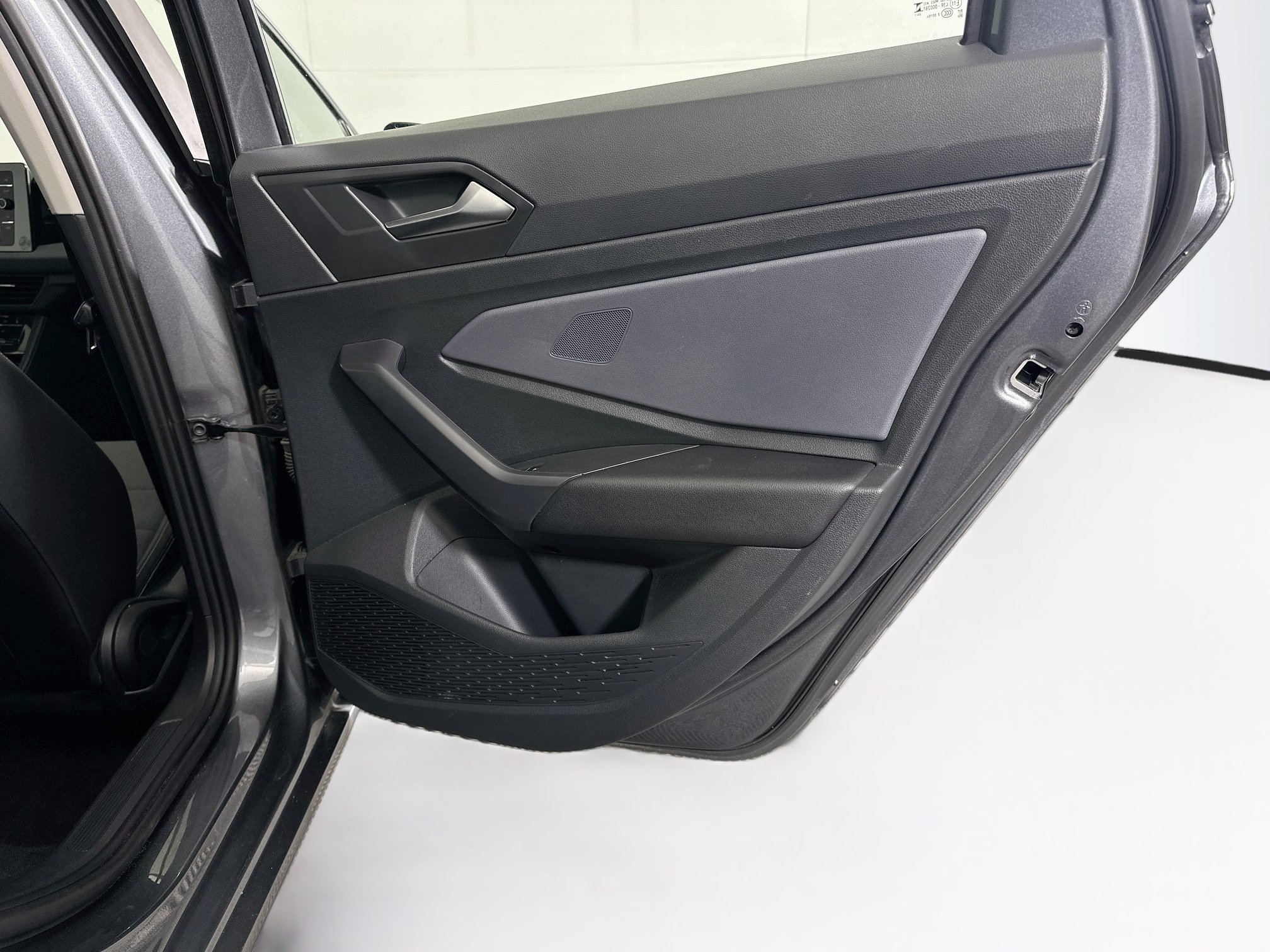 Used 2025 Volkswagen Jetta SE FWD image 29