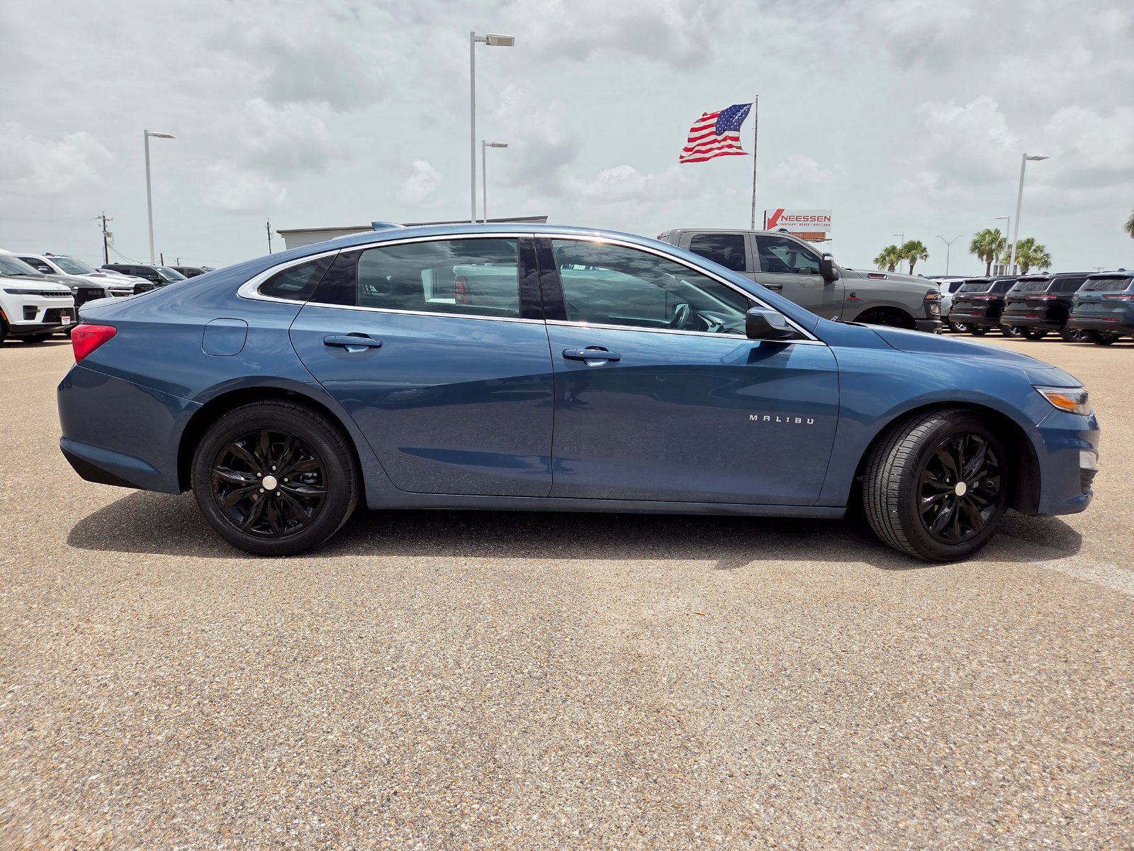 Used 2024 Chevrolet Malibu LT FWD image 8