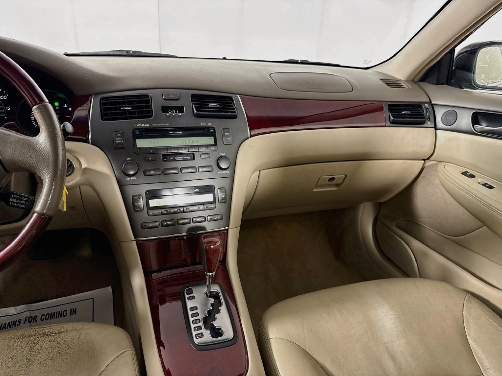 Used 2003 Lexus ES 330 w/ Premium Pkg FWD image 26