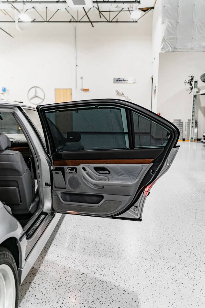 Used 2001 BMW 740iL RWD image 21