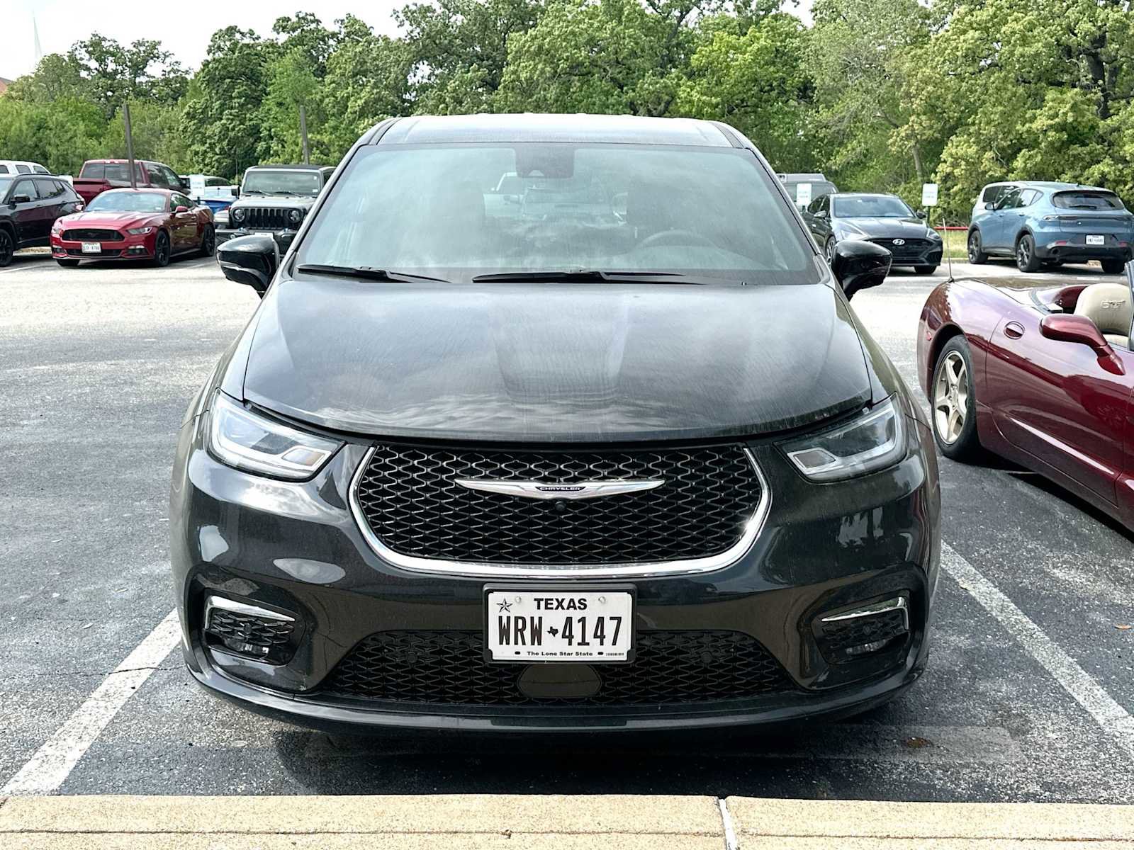 Used 2025 Chrysler Pacifica Select image 10