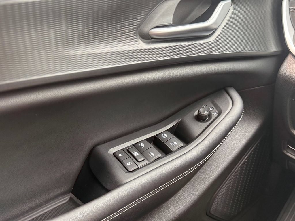 Certified 2023 Jeep Grand Cherokee Laredo AWD/4WD image 20