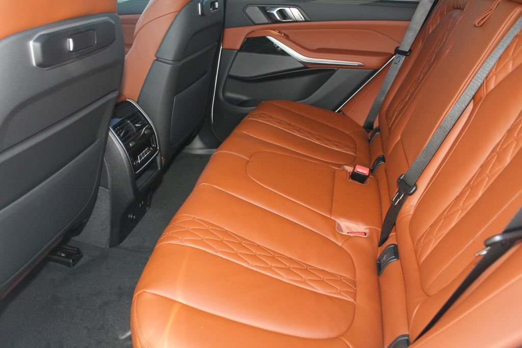 Used 2026 BMW X5 xDrive50e w/ M Sport Package AWD/4WD image 22