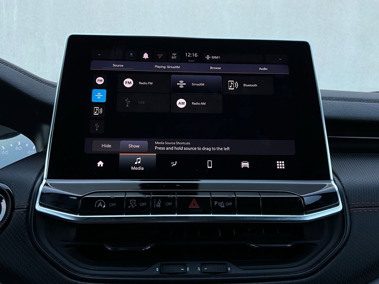 Used 2025 Jeep Compass Trailhawk image 30