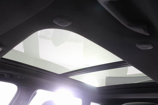 New 2025 Jeep Grand Cherokee Limited w/ Luxury Tech Group II image 11