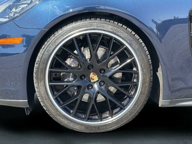 Used 2018 Porsche Panamera image 34