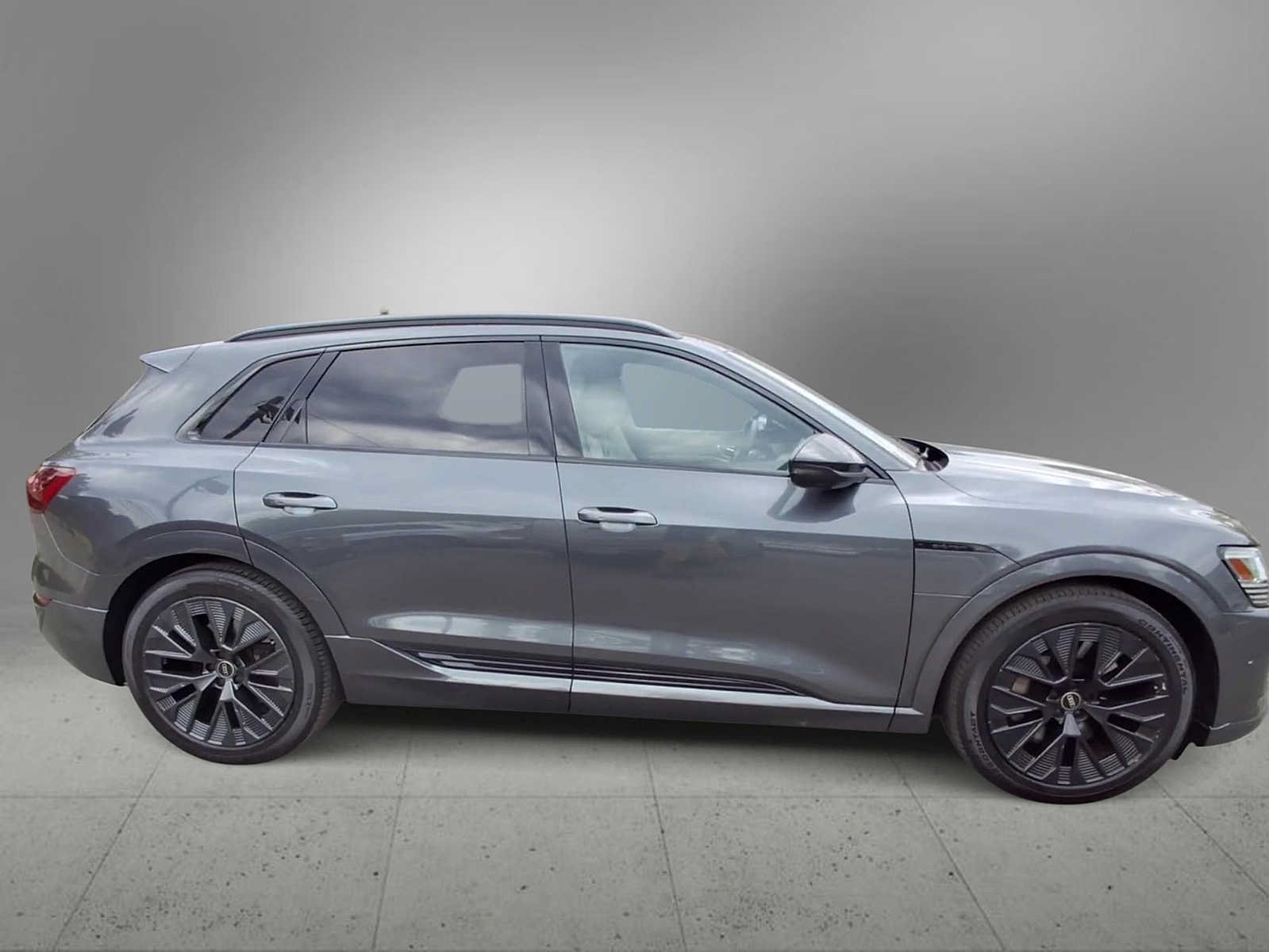 Used 2024 Audi Q8 e-tron Prestige AWD/4WD image 9