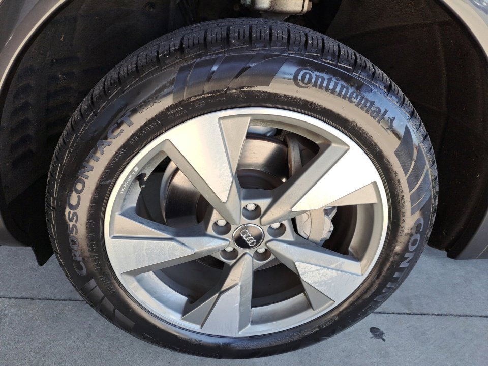 Used 2020 Audi Q5 2.0T Premium w/ Titanium Sport Package image 22