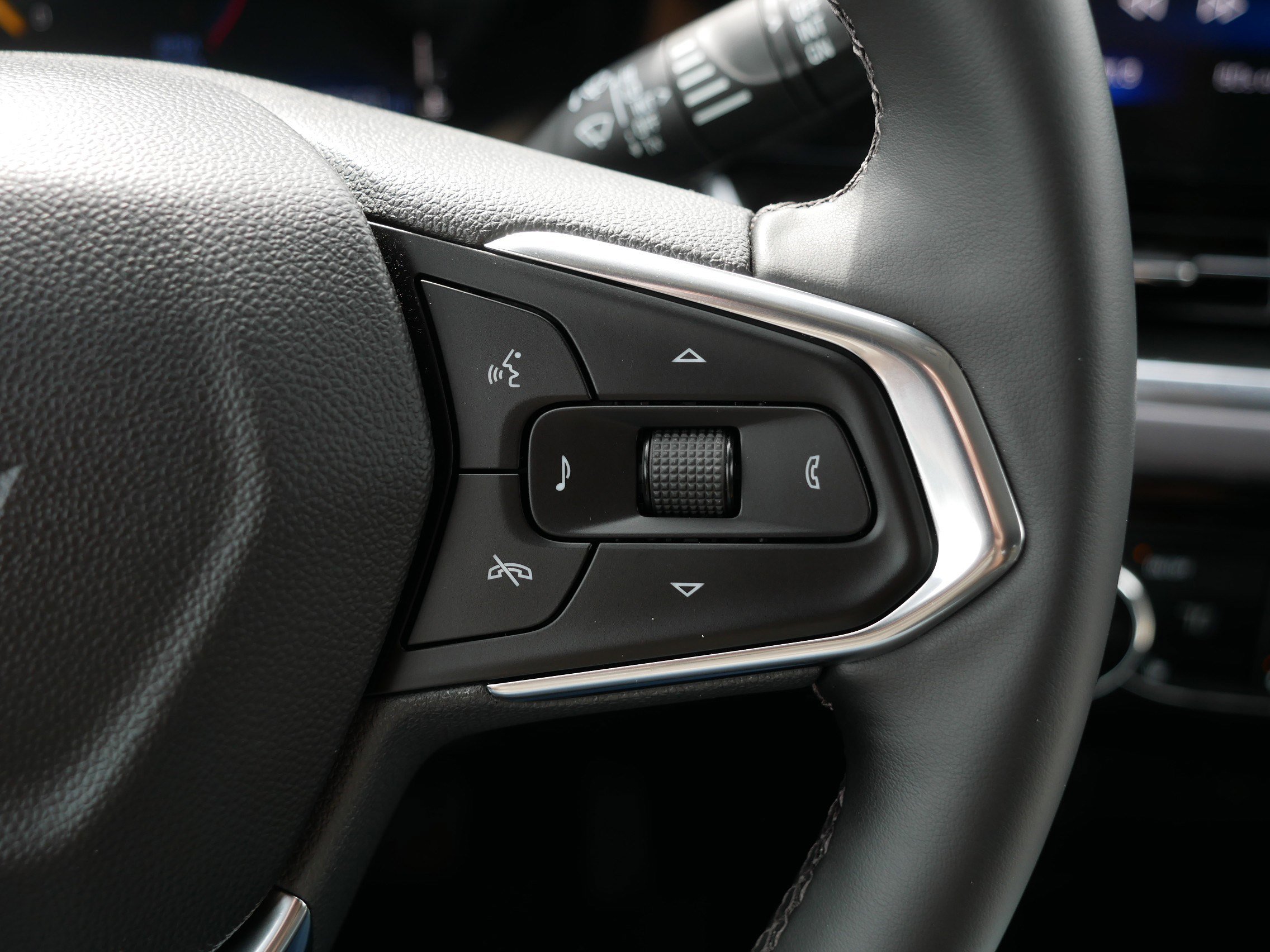 Used 2025 Chevrolet Trax ACTIV w/ Driver Confidence Package FWD image 31