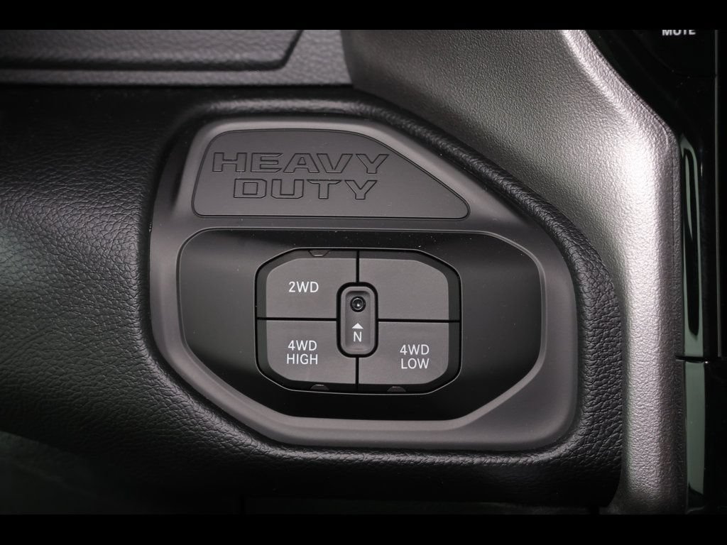 New 2026 RAM 2500 Laramie AWD/4WD image 14