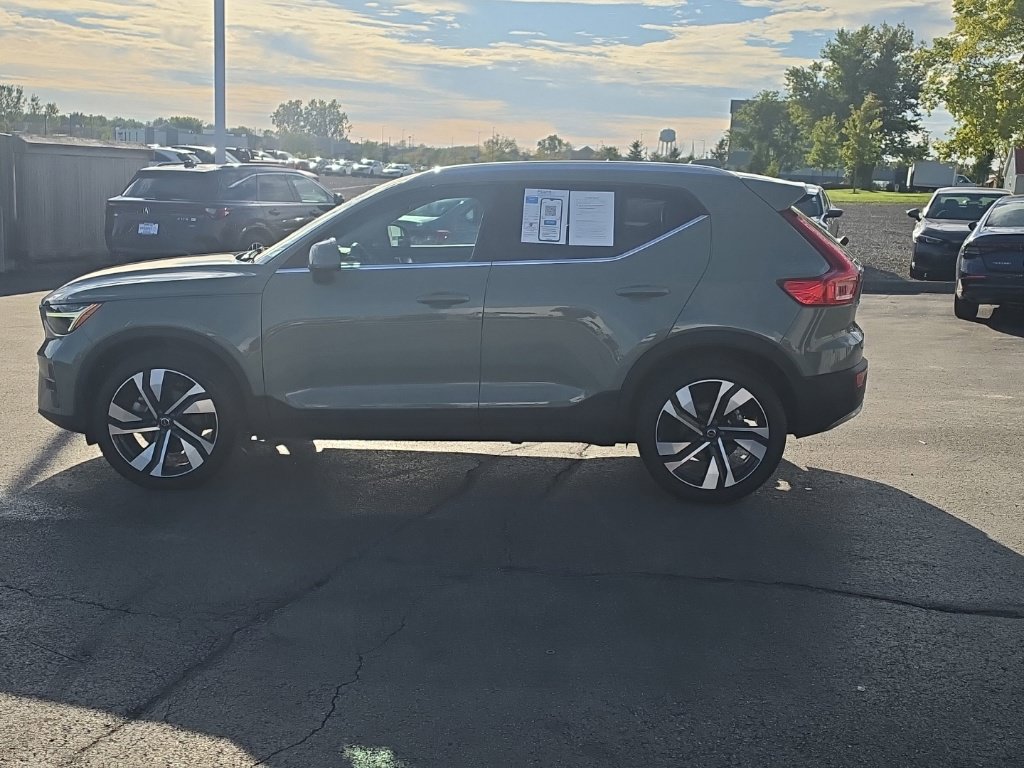 Used 2023 Volvo XC40 B5 Ultimate w/ Protection Package Premier AWD/4WD image 4