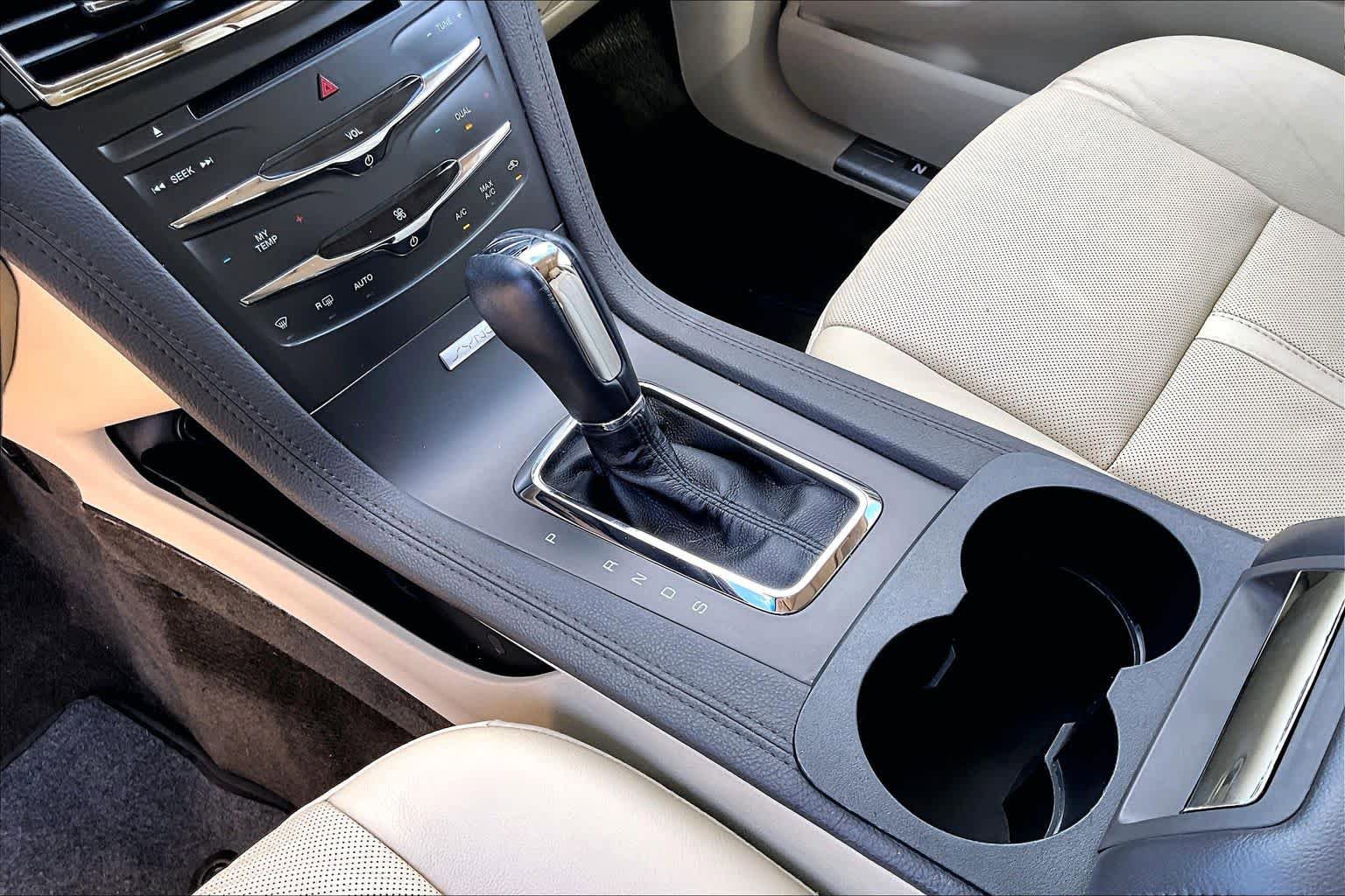 Used 2018 Lincoln MKT AWD image 19