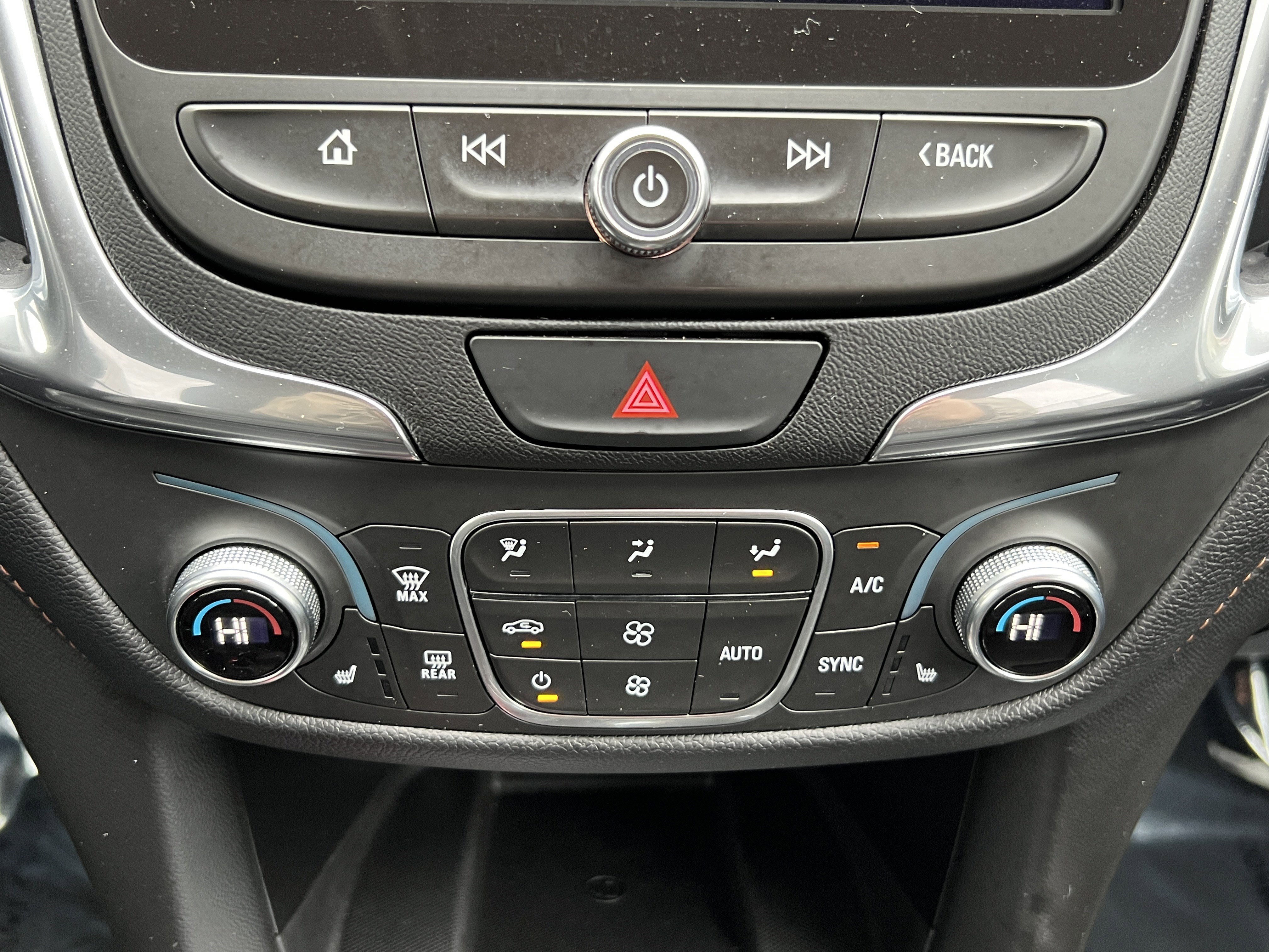 Used 2020 Chevrolet Equinox Premier AWD/4WD image 30