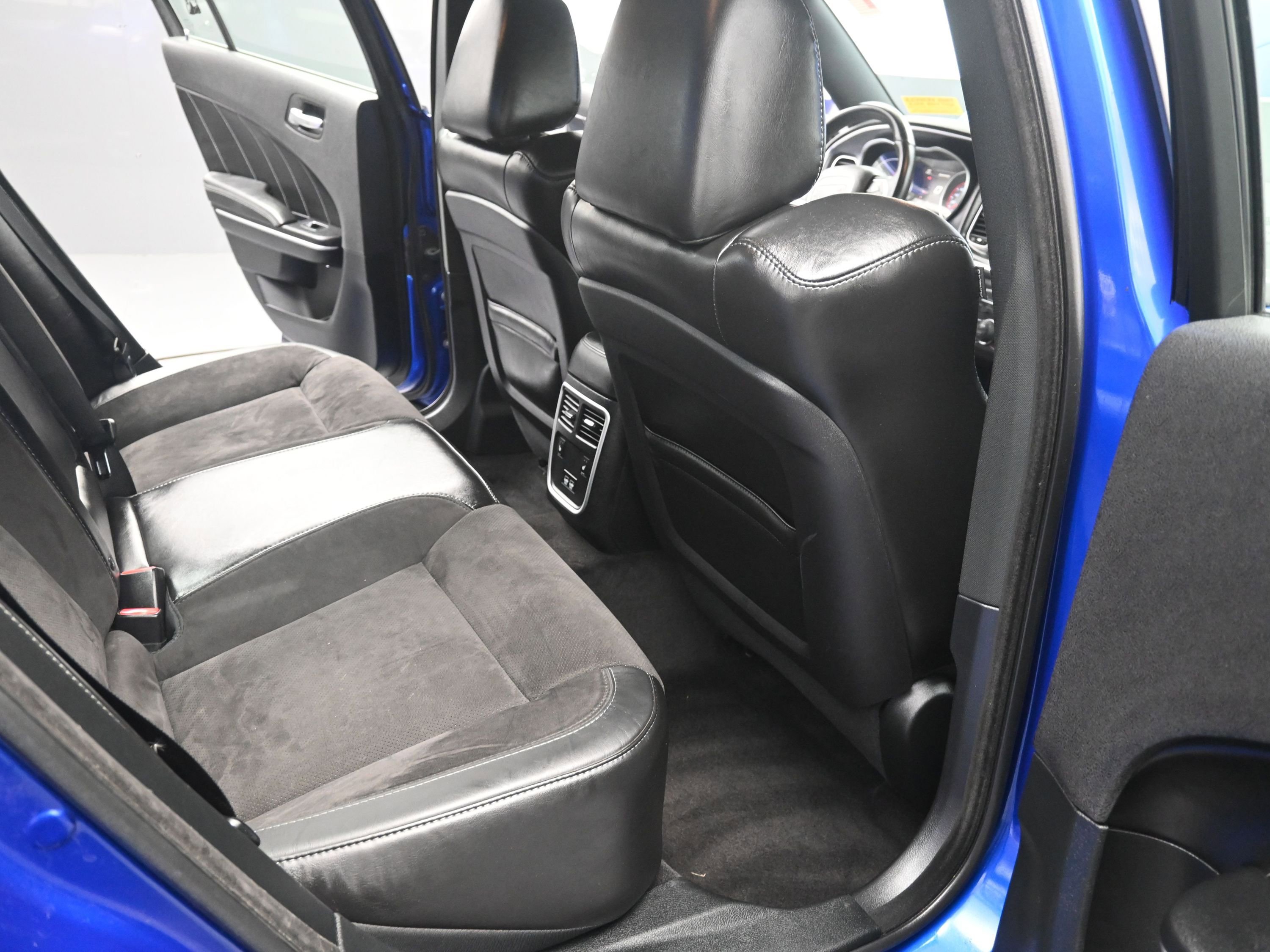 Used 2018 Dodge Charger R/T Scat Pack w/ Dynamics Package image 32