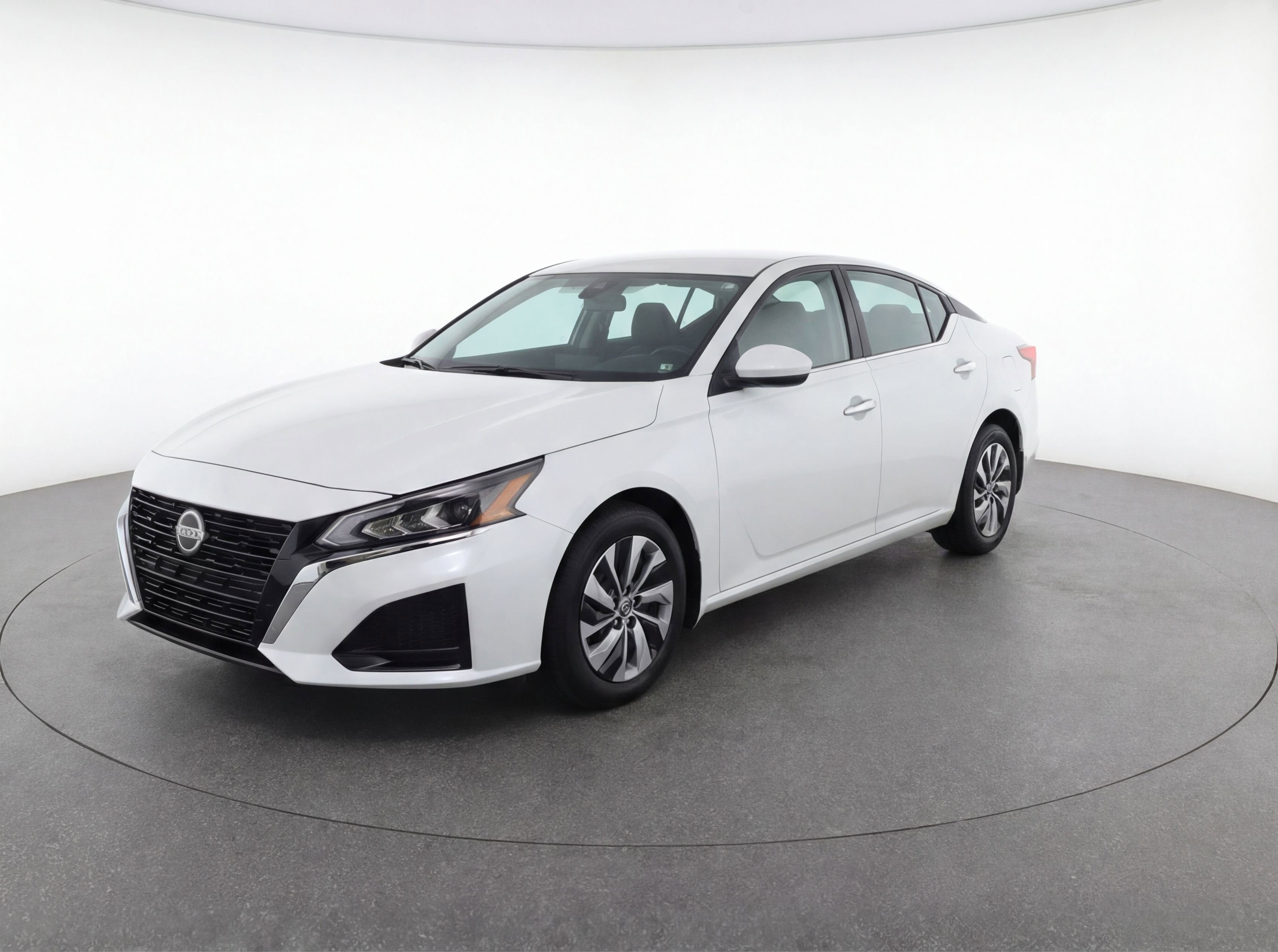 Used 2023 Nissan Altima 2.5 S image 3