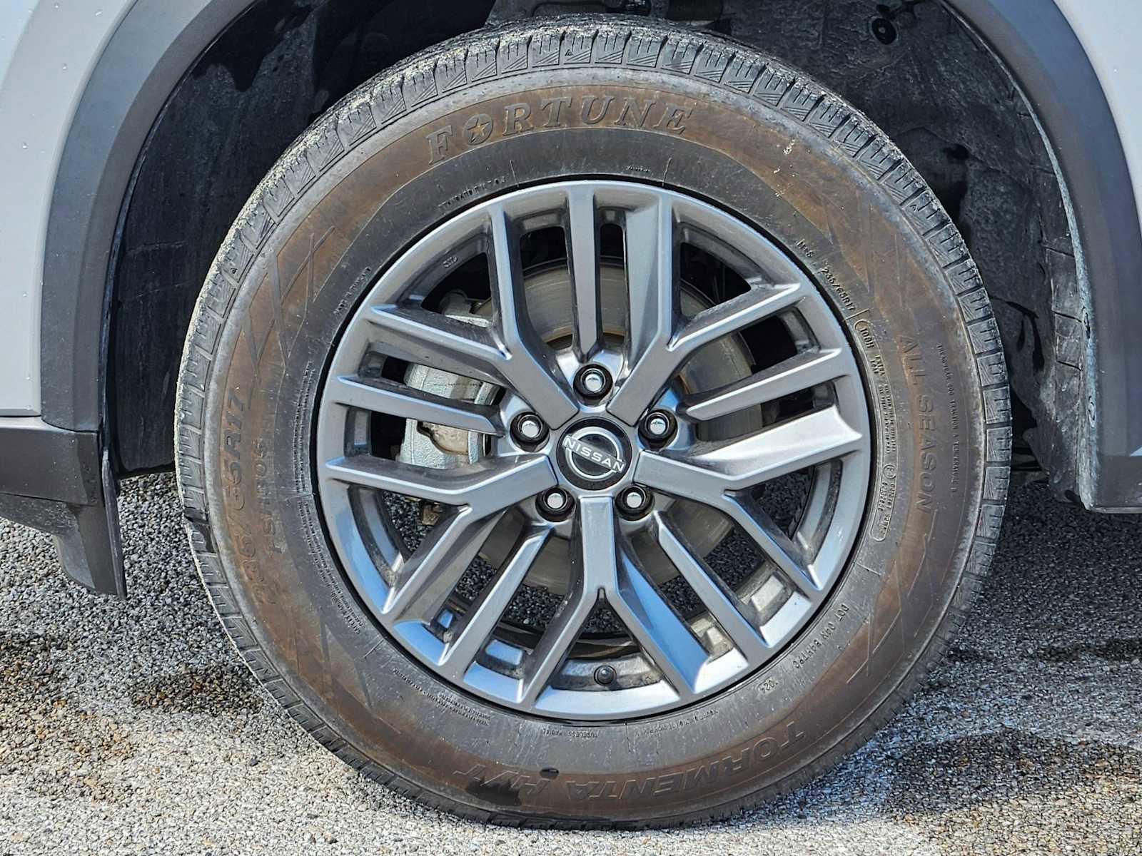 Used 2024 Nissan Rogue S image 13