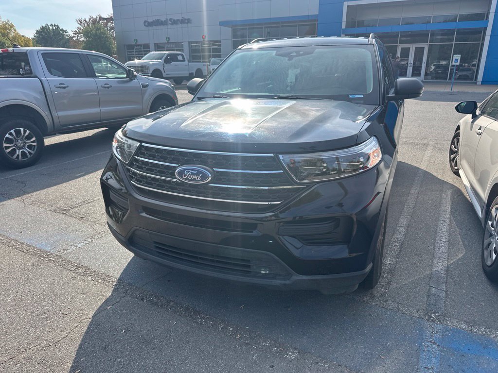 Used 2021 Ford Explorer XLT w/ Class III Trailer Tow Package AWD/4WD image 3