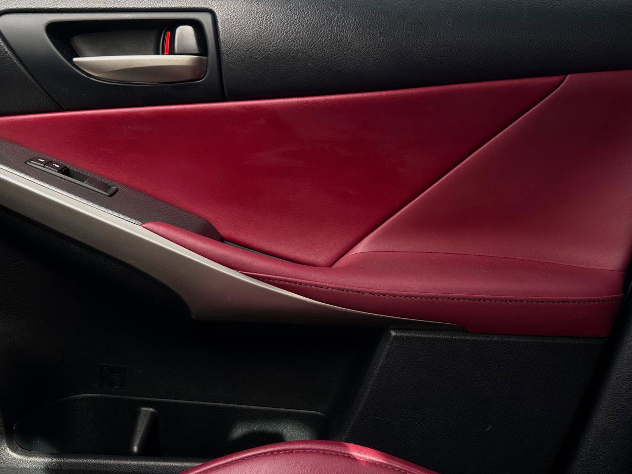 Used 2017 Lexus IS 200t F Sport w/ F Sport Package RWD image 6