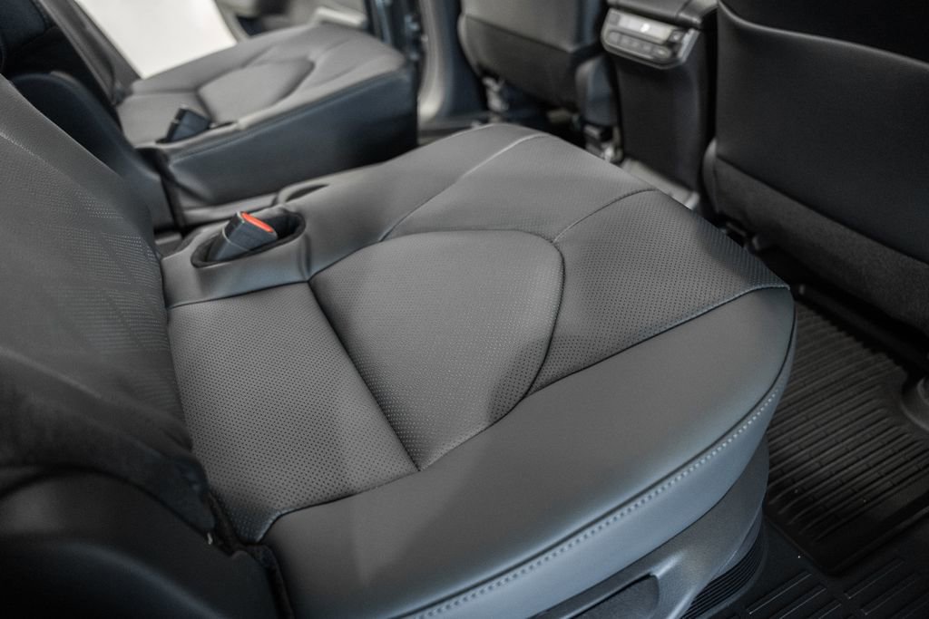 New 2026 Toyota Highlander Platinum image 35